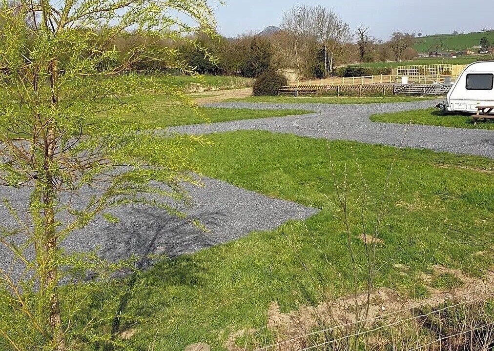 Photo of Others in Kingswood