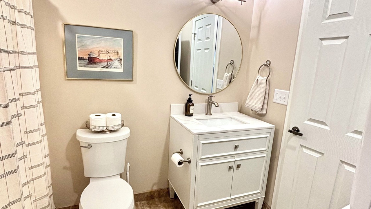 Photo of Bathroom in Endion