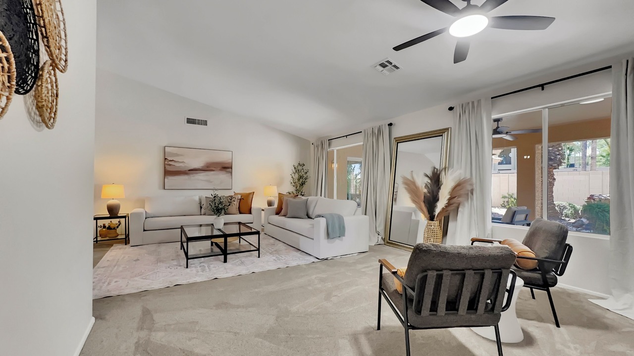Photo of Livingroom in Oakwood