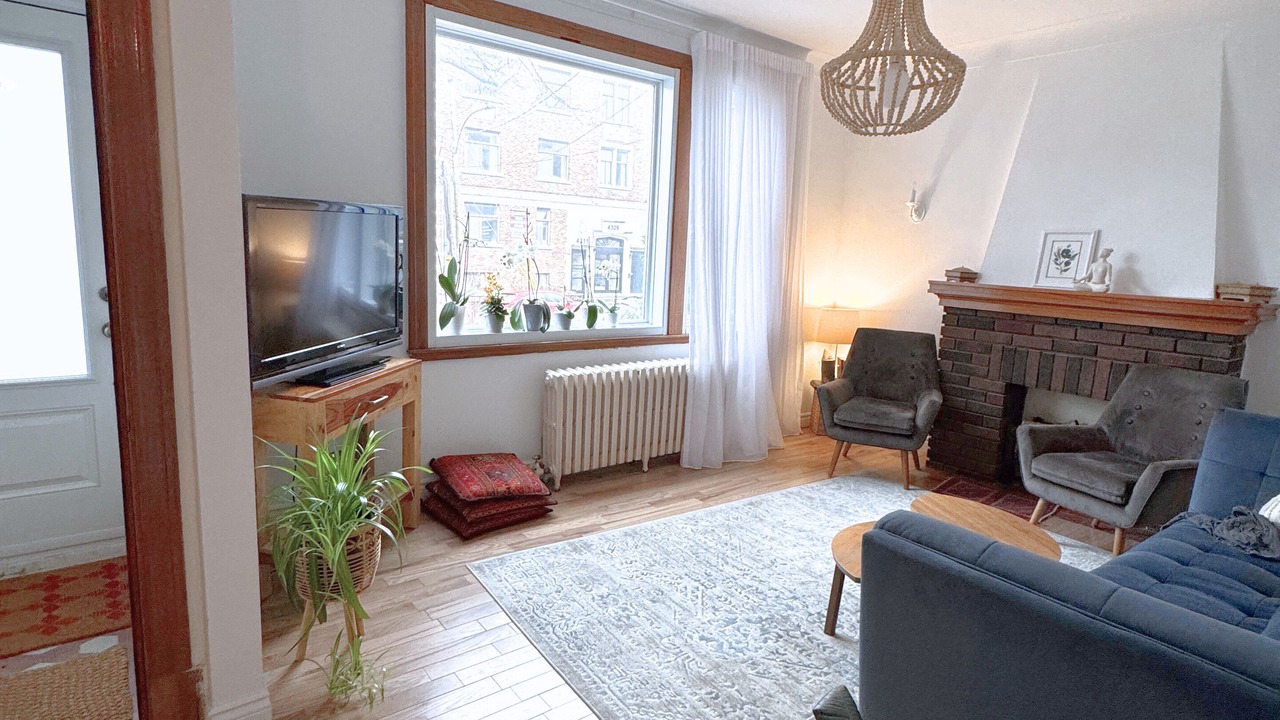Photo of Livingroom in Cote-Des-Neiges—Notre-Dame-De-Grace