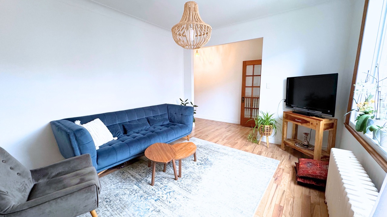 Photo of Livingroom in Cote-Des-Neiges—Notre-Dame-De-Grace