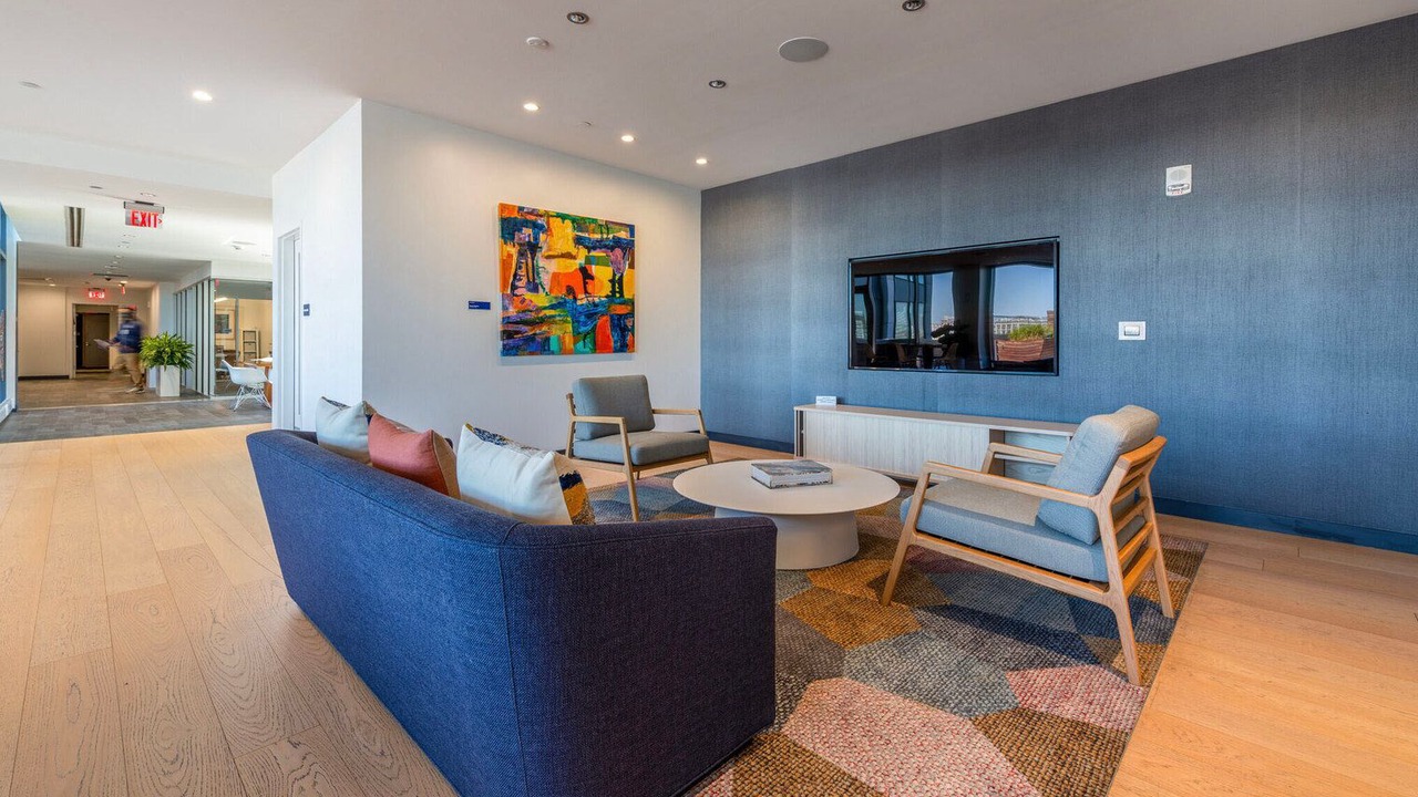 Photo of Others in Central-Maverick Square - Paris Street