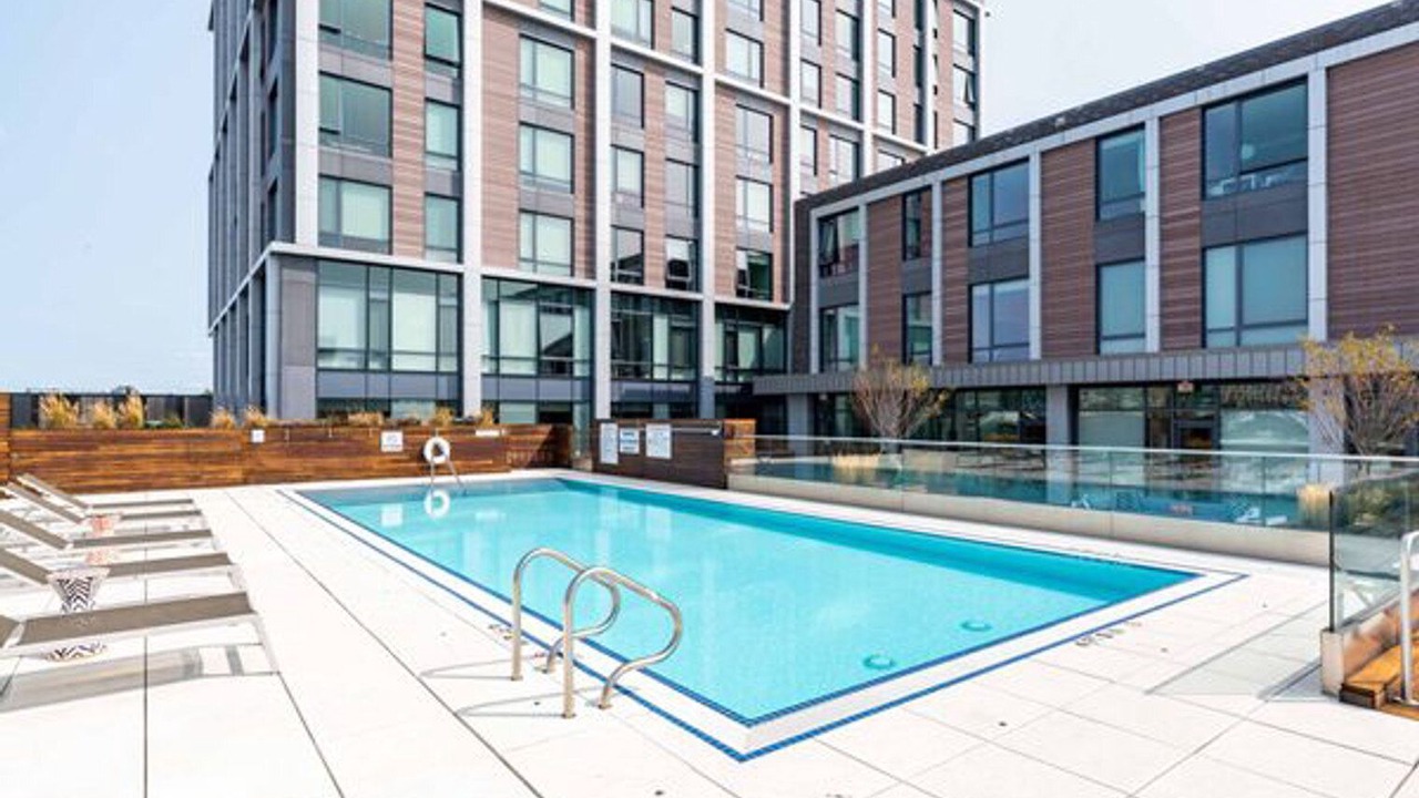 Photo of Outdoor in Central-Maverick Square - Paris Street