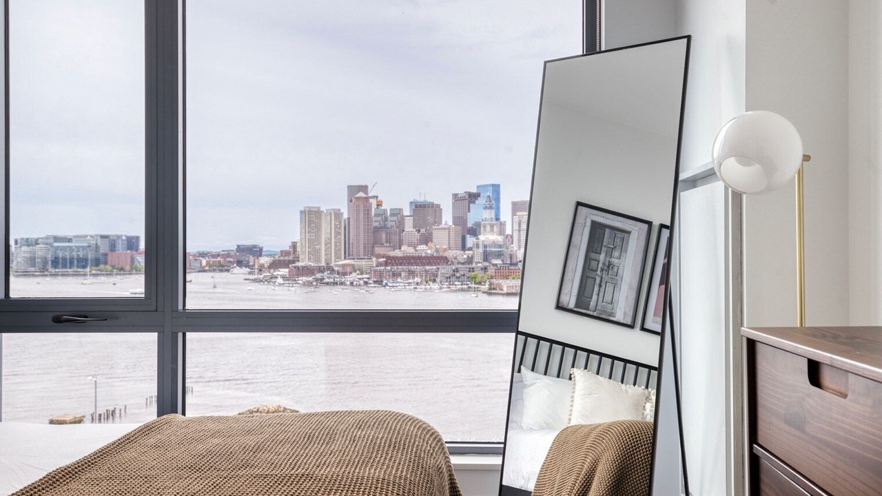 Photo of Bedroom in Central-Maverick Square - Paris Street