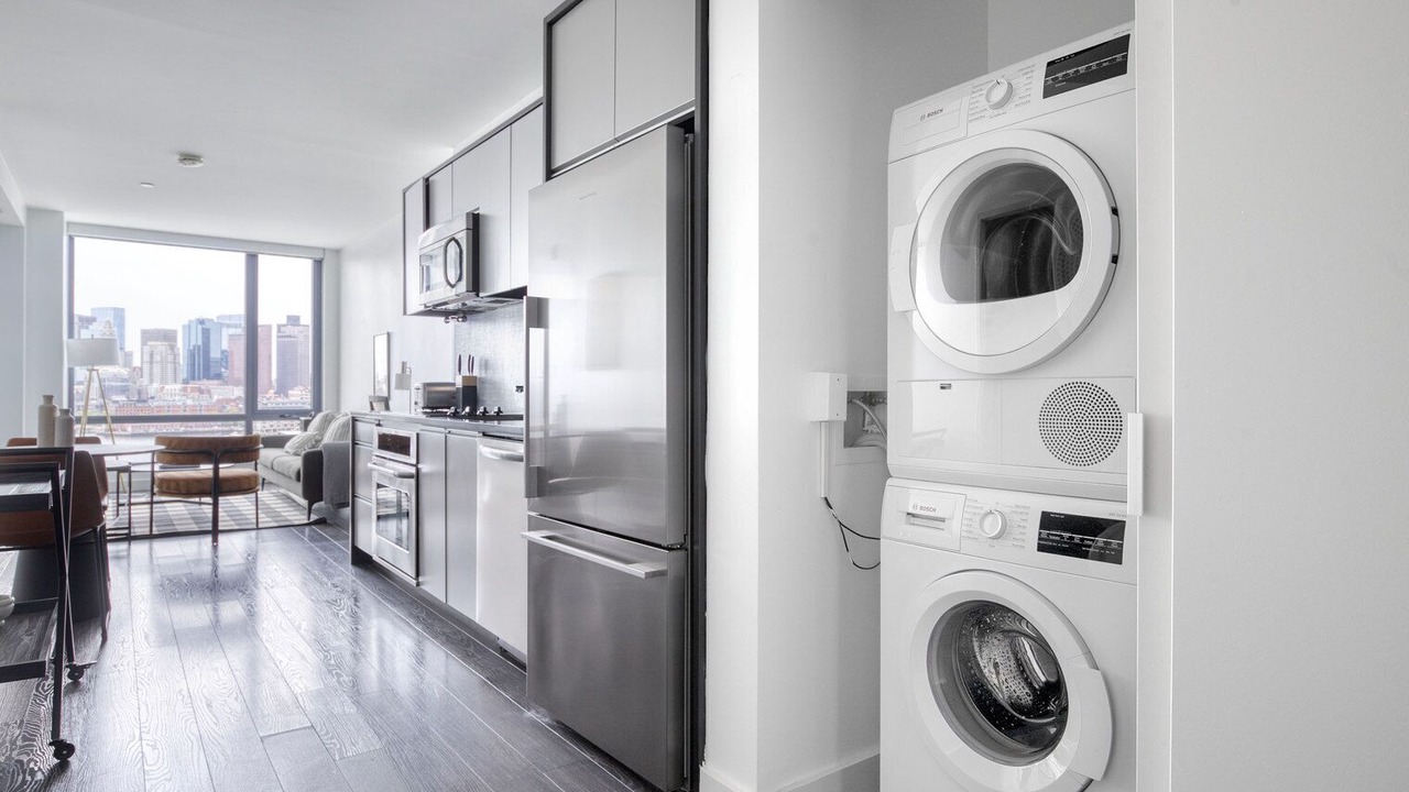 Photo of Others in Central-Maverick Square - Paris Street