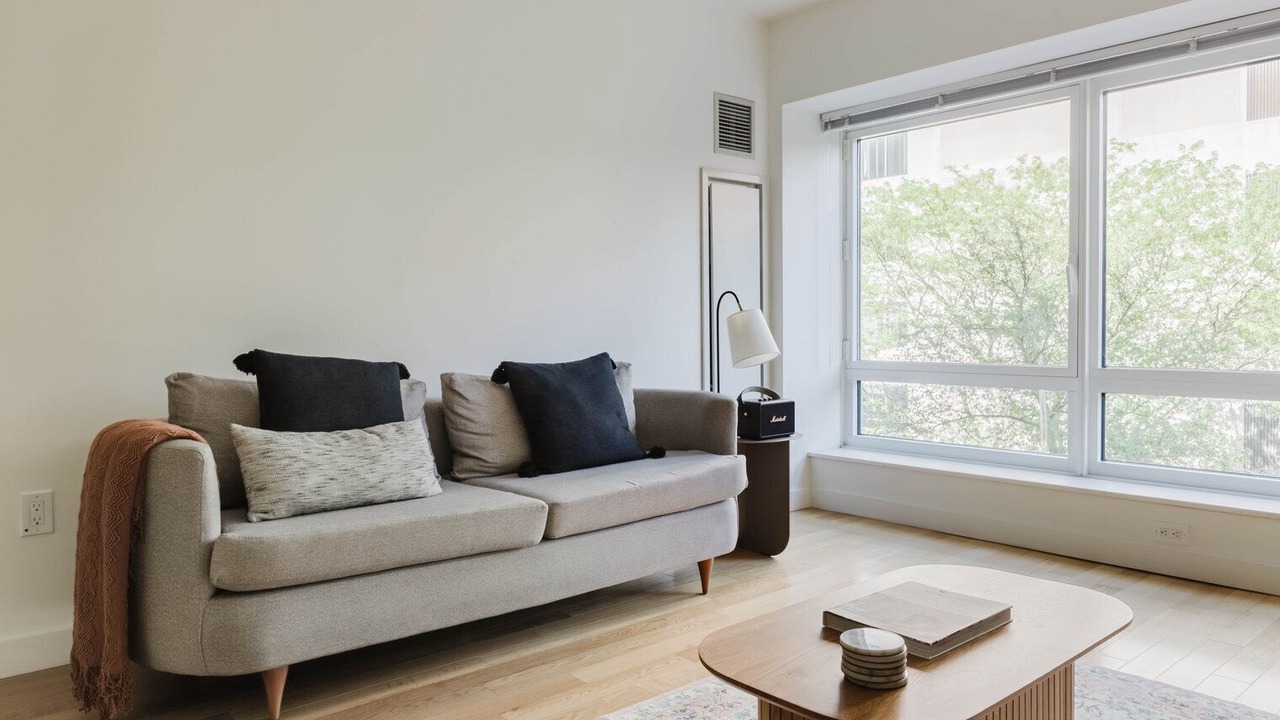 Photo of Livingroom in Back Bay East