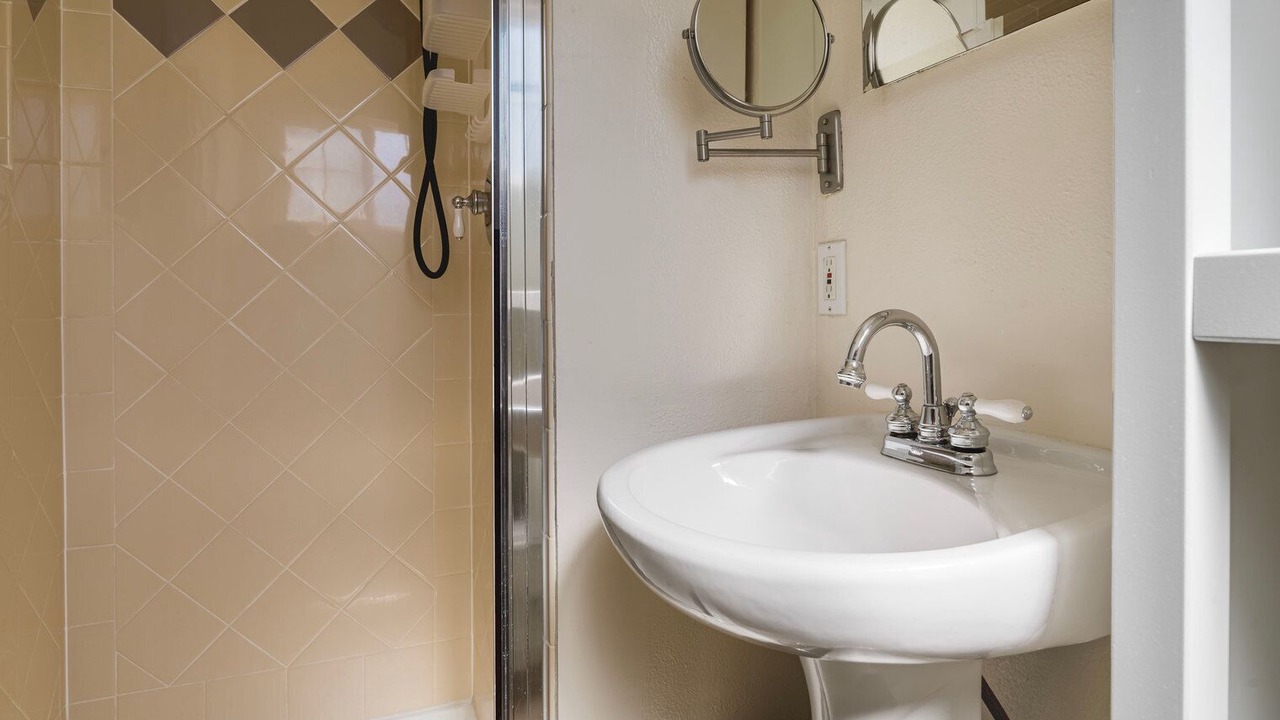 Photo of Bathroom in East San Mateo