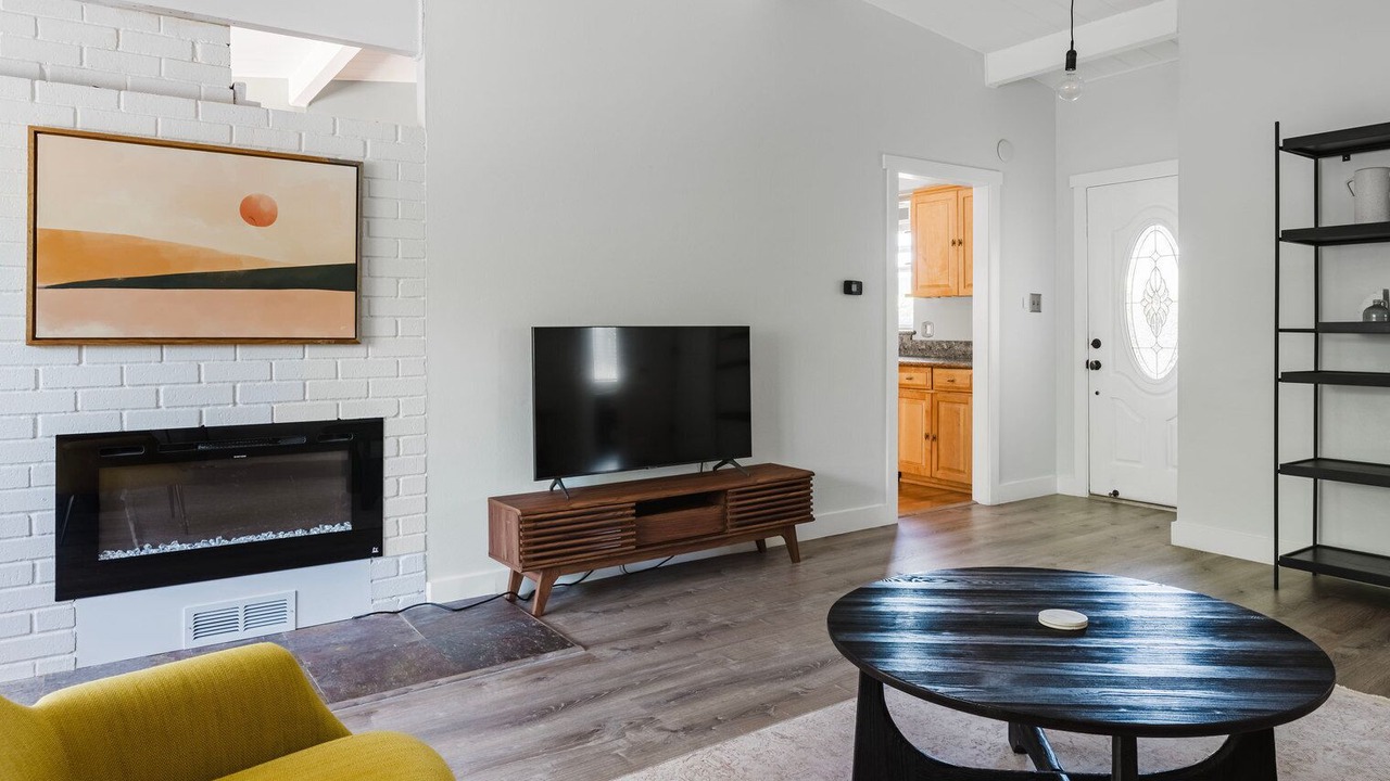 Photo of Livingroom in East San Mateo