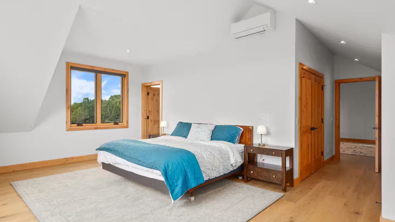 Photo of Bedroom in Missouri Heights