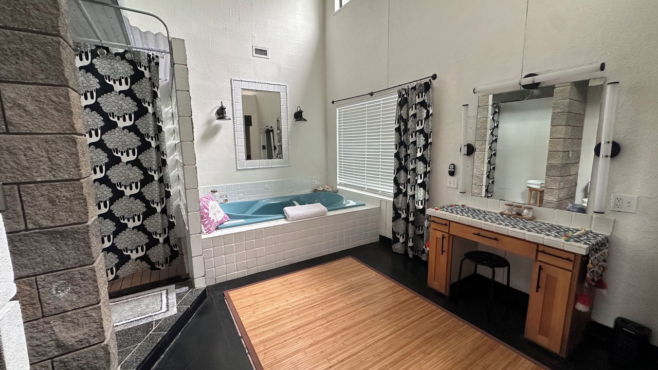 Photo of Bathroom in Nocona