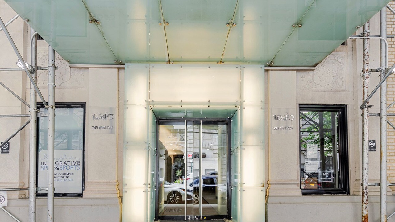 Photo of Outdoor in Lincoln Square