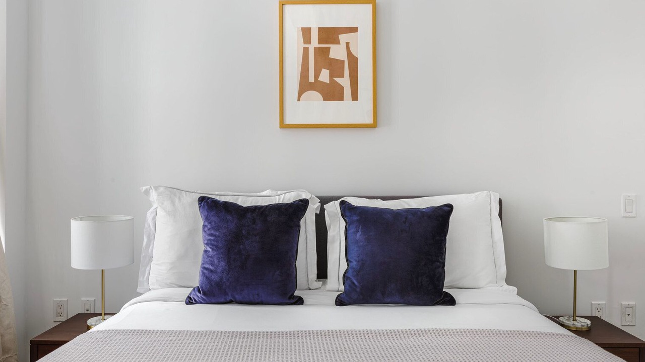 Photo of Bedroom in Lincoln Square