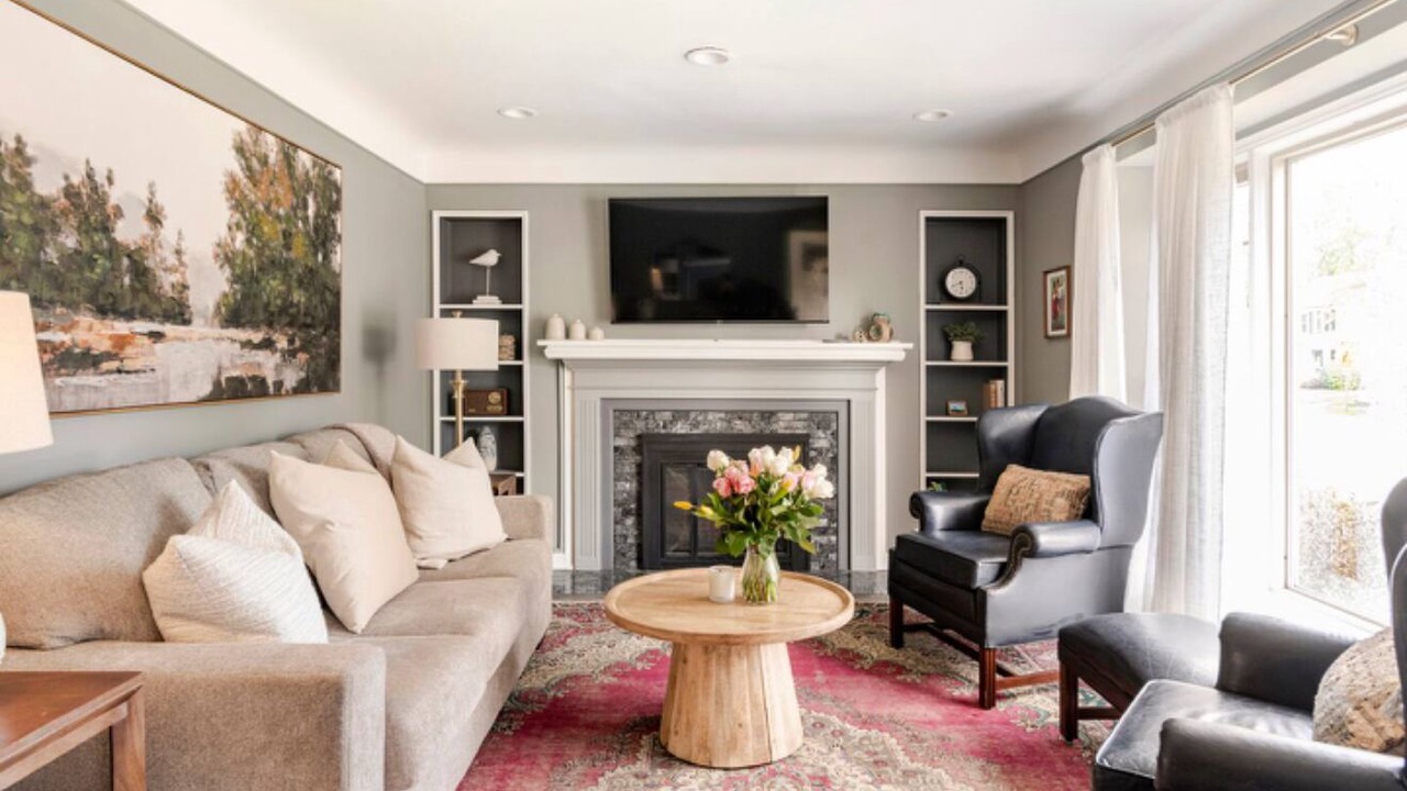 Photo of Livingroom in Dearborn