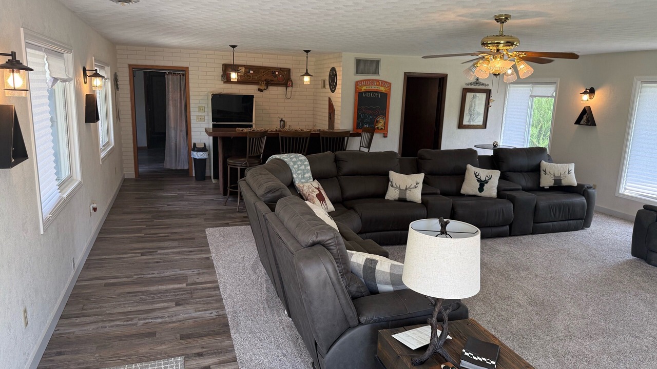 Photo of Livingroom in Troy Mills