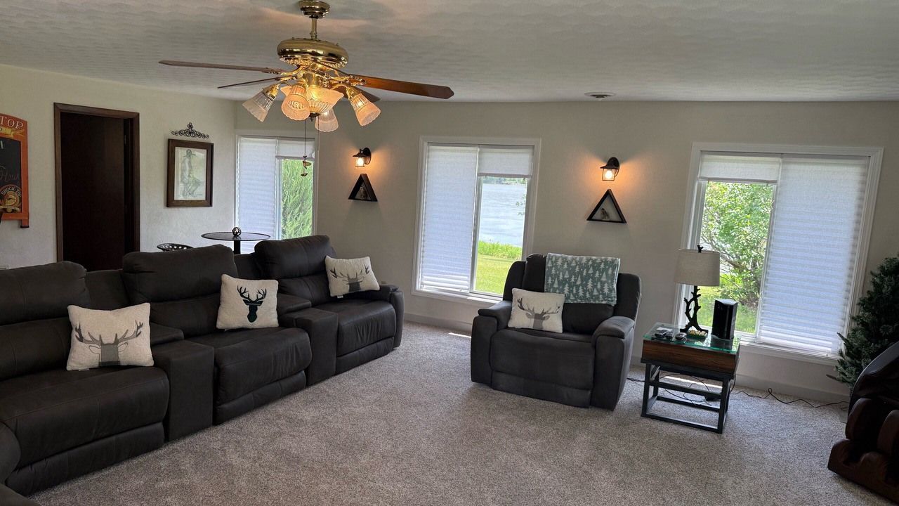 Photo of Livingroom in Troy Mills
