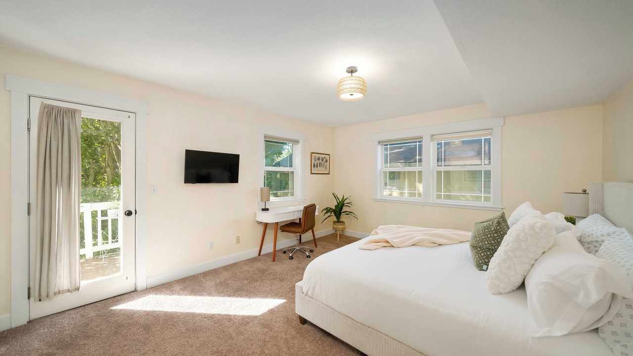 Photo of Others in Sunnyside