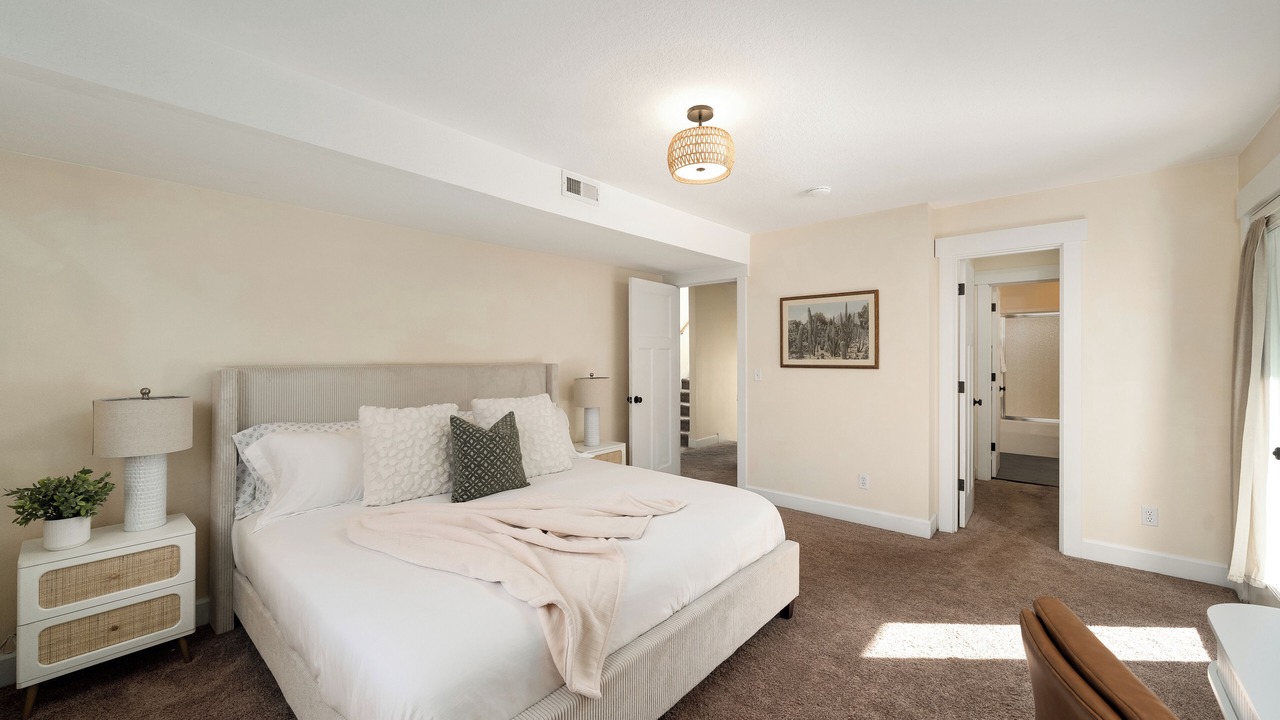 Photo of Others in Sunnyside