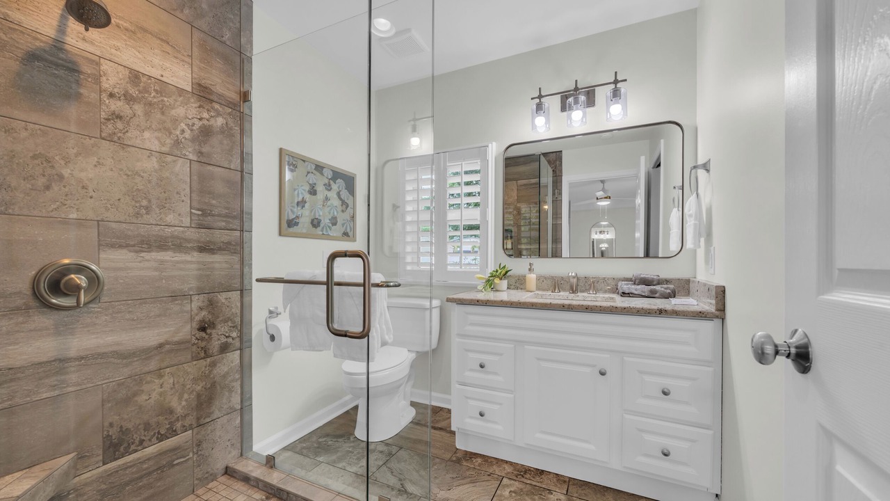 Photo of Bathroom in Ocean Drive