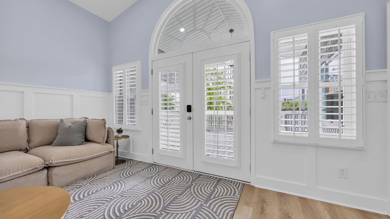 Photo of Livingroom in Ocean Drive