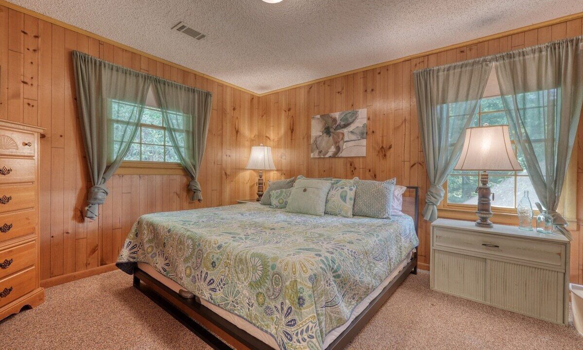 Photo of Bedroom in Young Harris