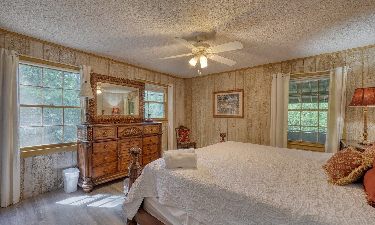 Photo of Bedroom in Young Harris