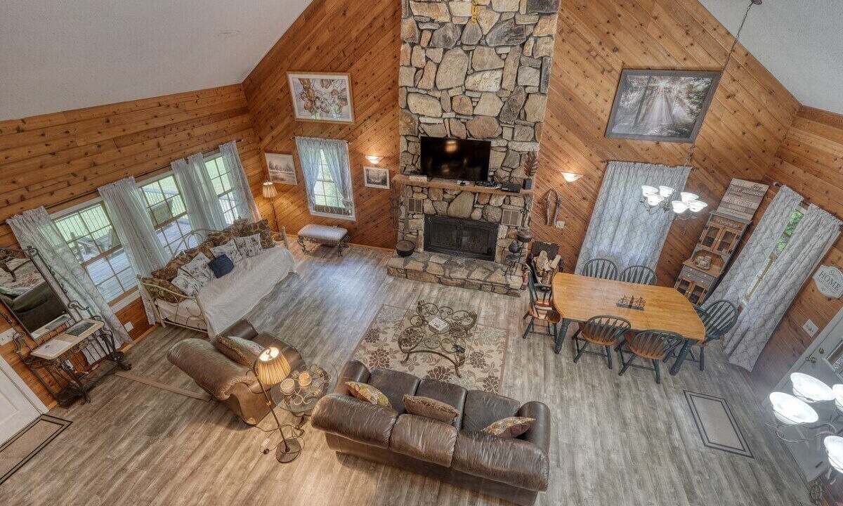 Photo of Livingroom in Young Harris