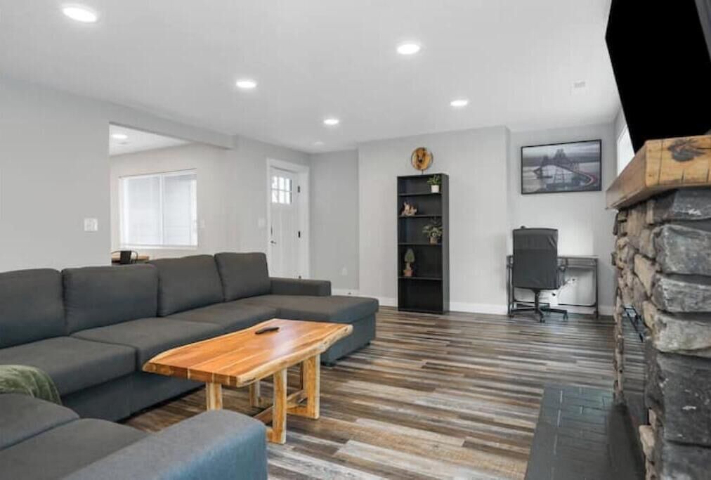 Photo of Livingroom in Salem