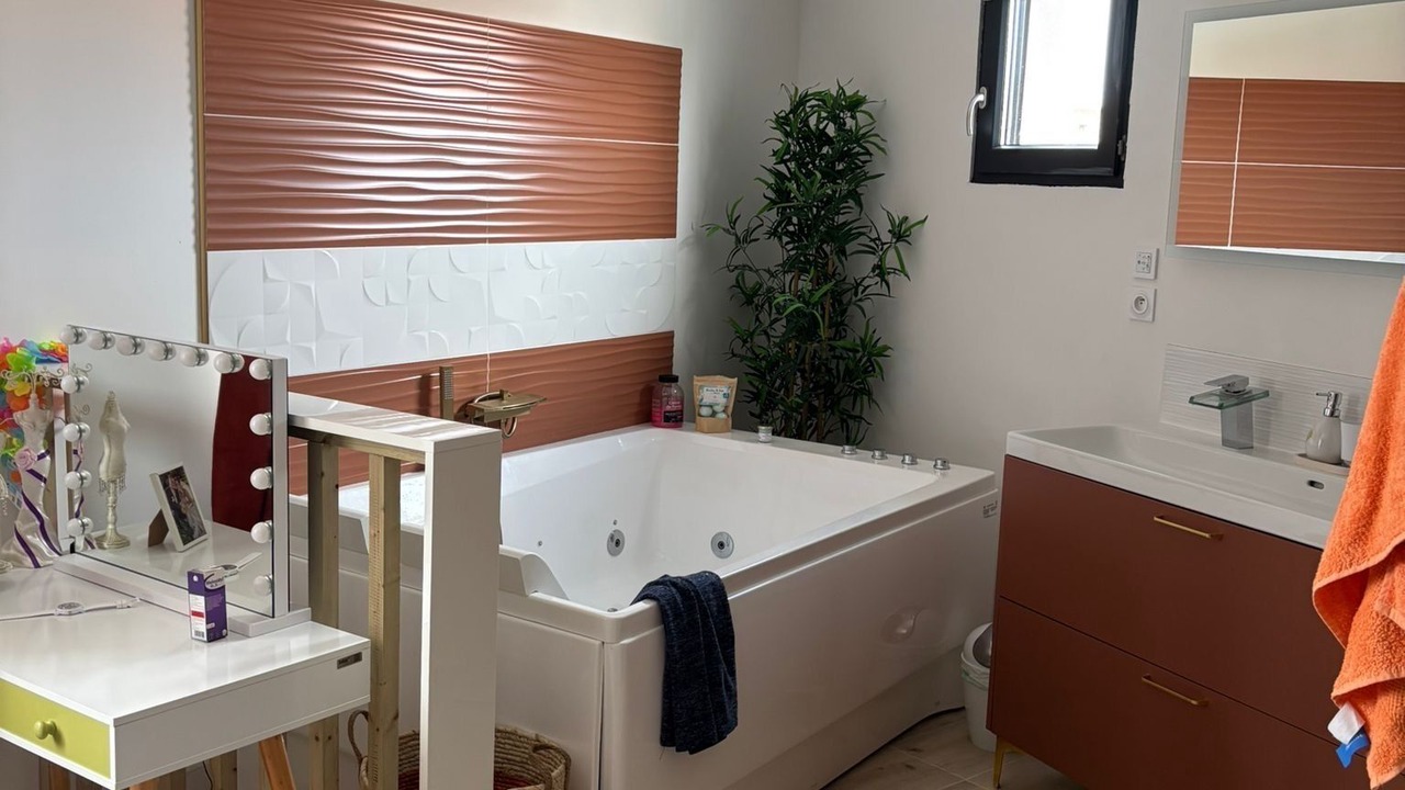 Photo of Bathroom in Saint-Genies-de-Comolas