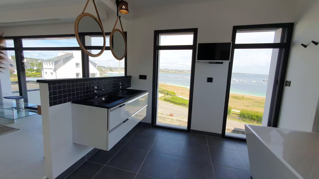 Photo of Others in Esquibien