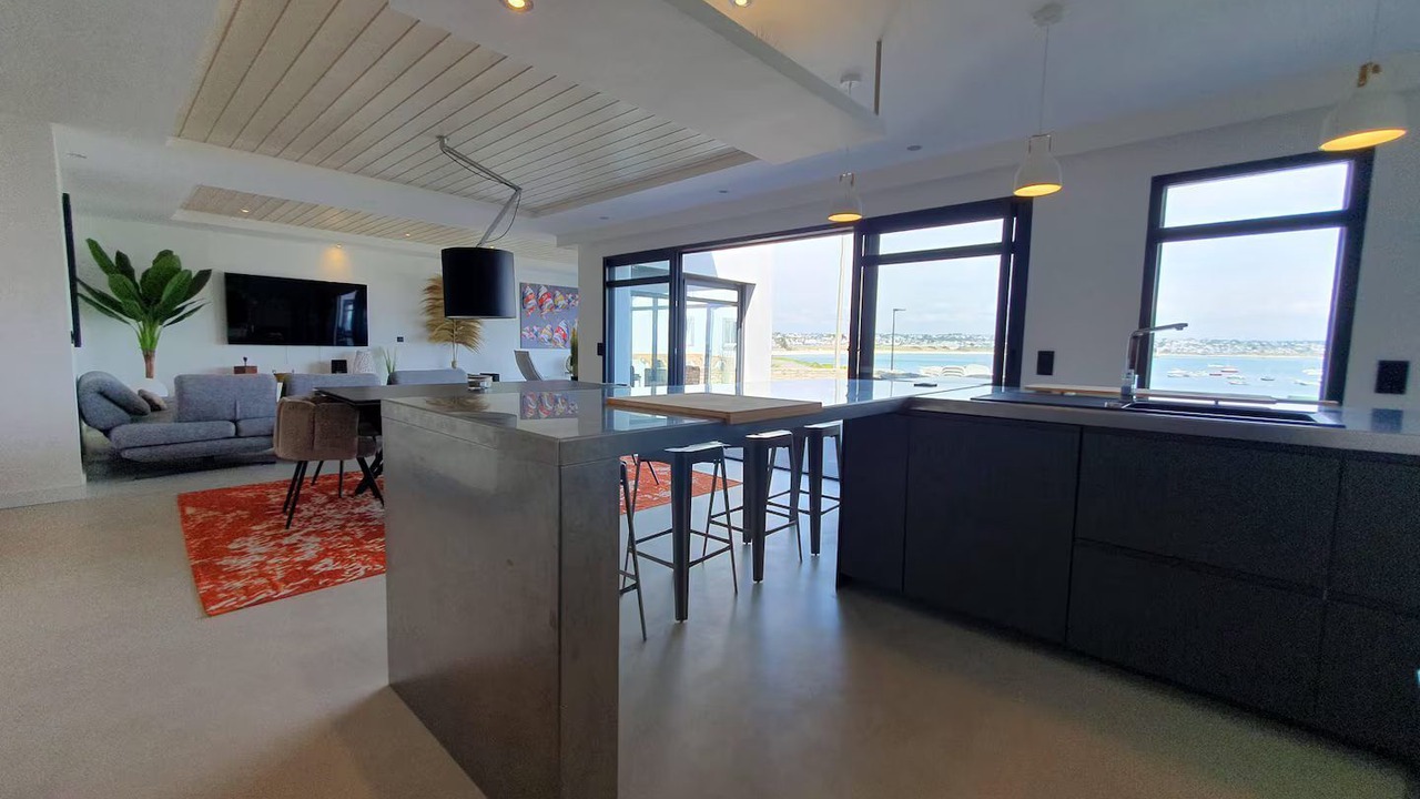 Photo of Others in Esquibien