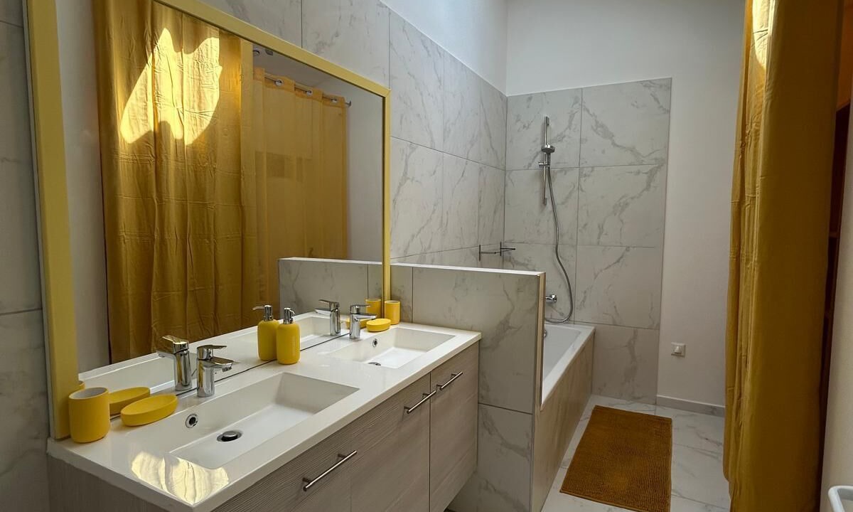 Photo of Bathroom in Les Mees
