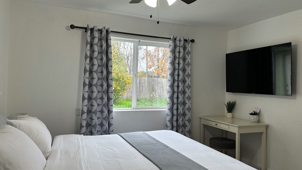 Photo of Bedroom in Arden-Arcade