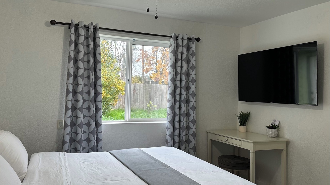 Photo of Bedroom in Arden-Arcade