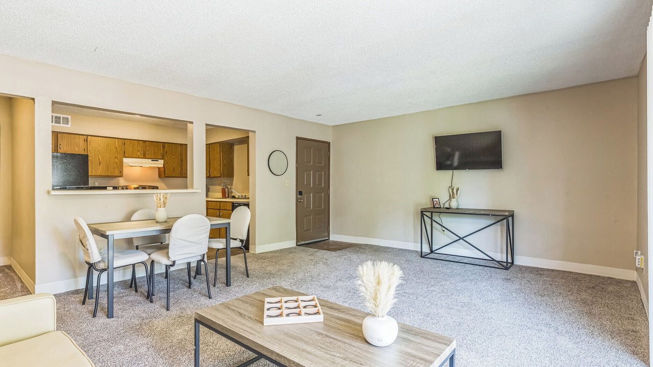 Photo of Livingroom in Lenexa