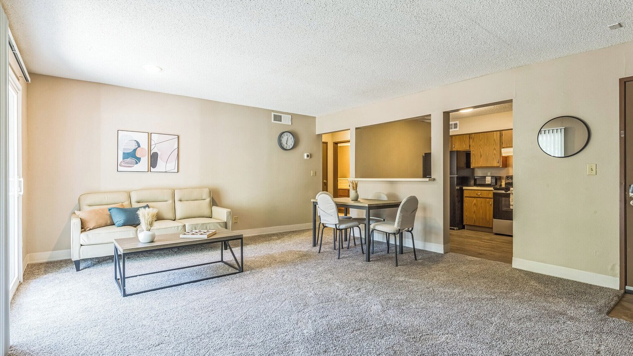 Photo of Livingroom in Lenexa