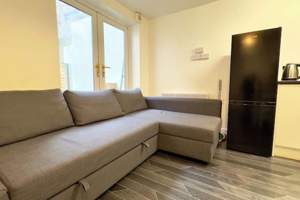 Photo of Livingroom in Golborne