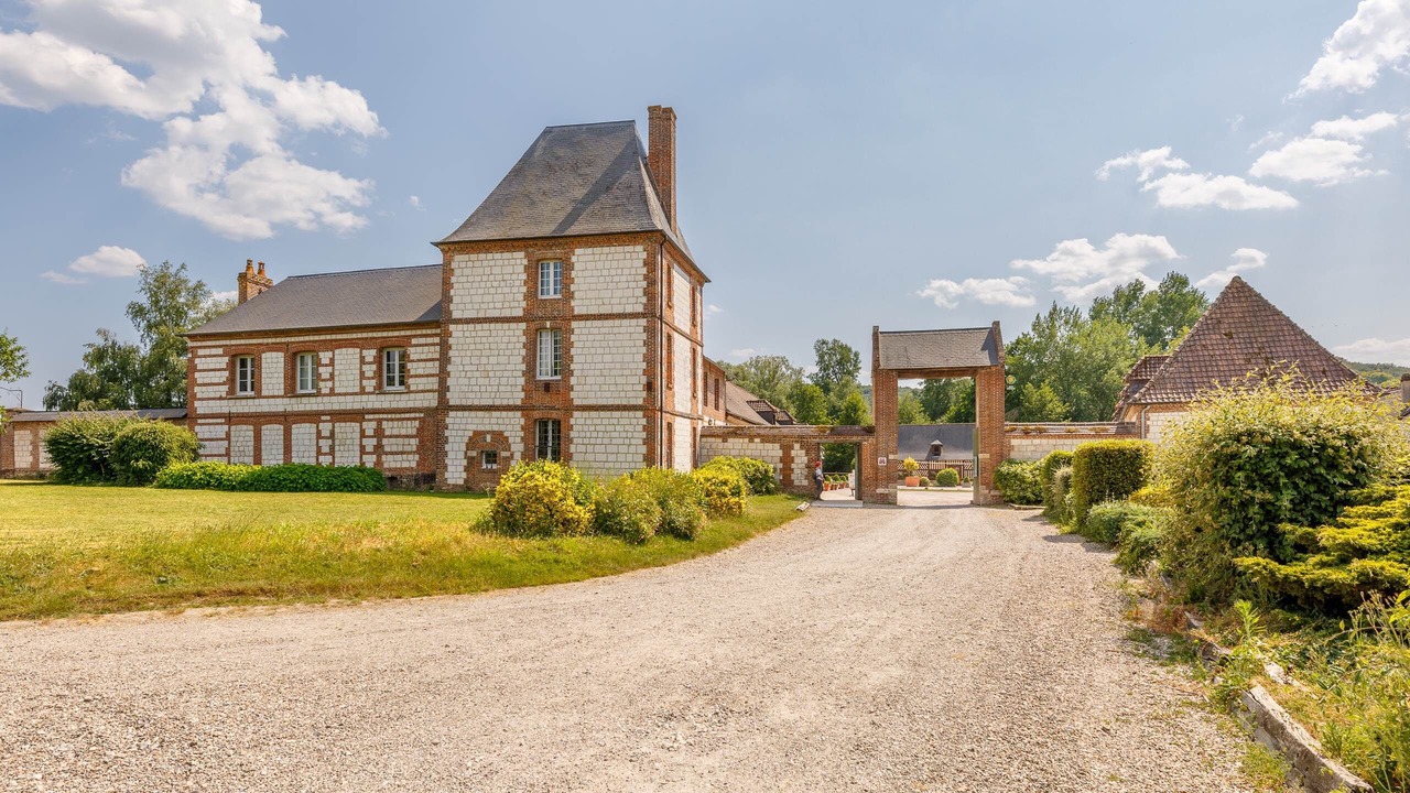 Photo of Others in Beauchamps