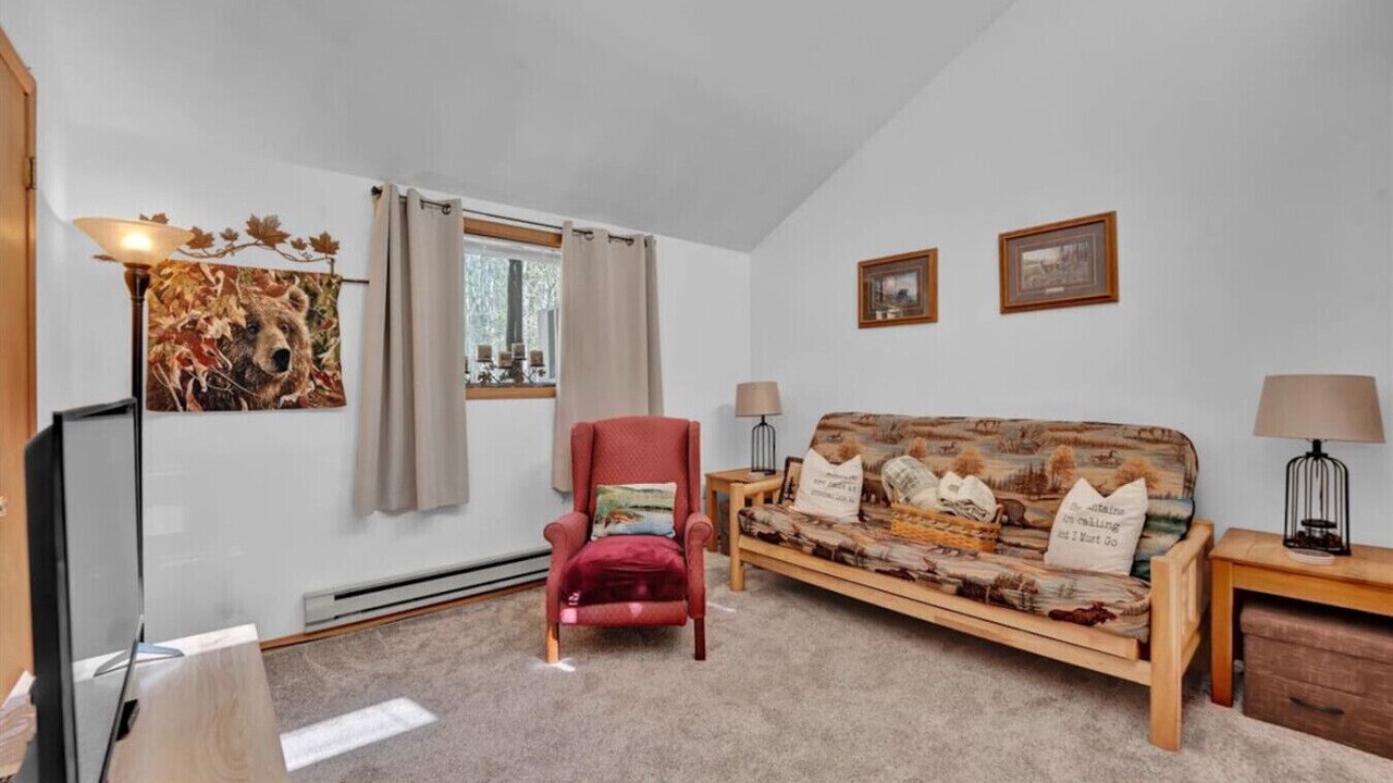 Photo of Livingroom in Pocono Lake