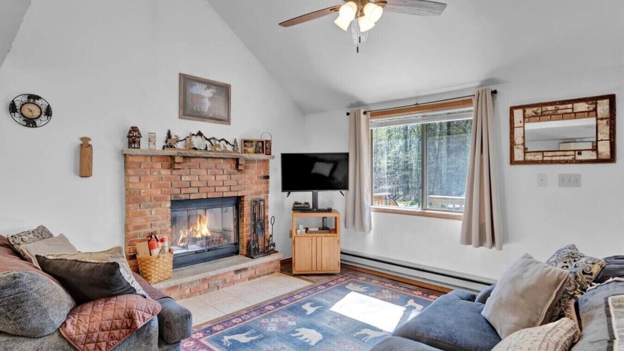 Photo of Livingroom in Pocono Lake