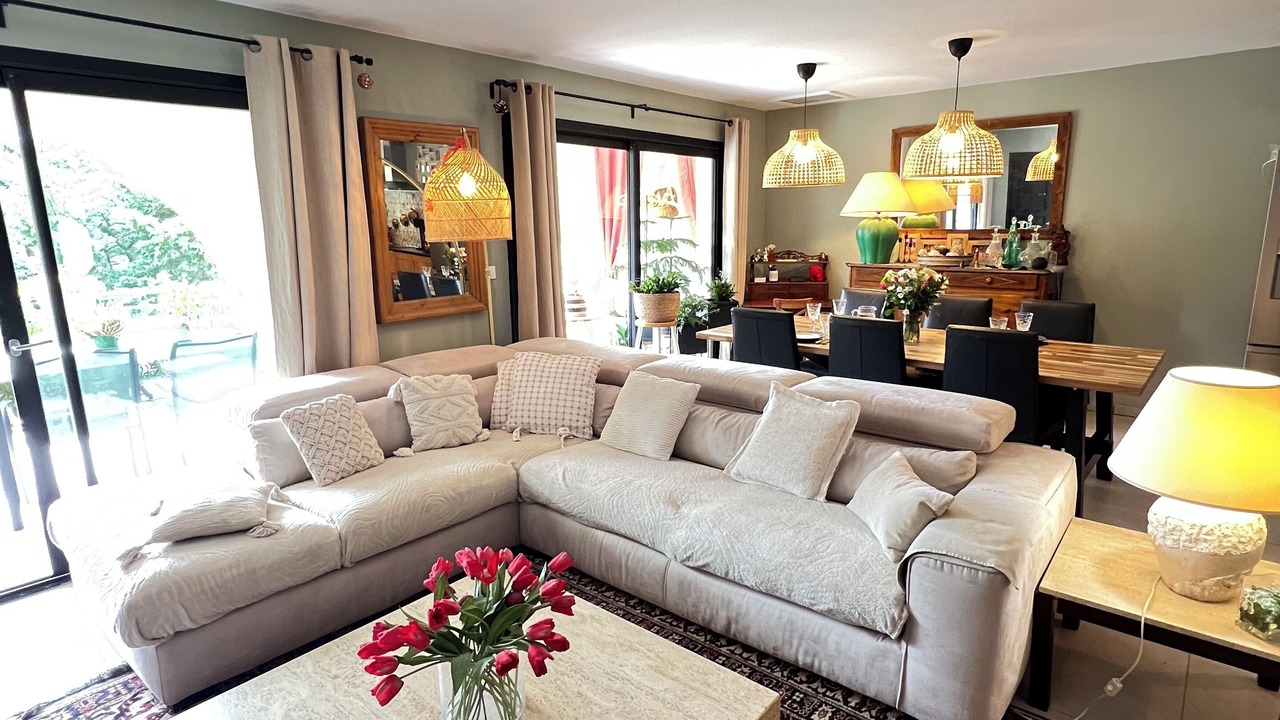 Photo of Livingroom in Saint-Montan