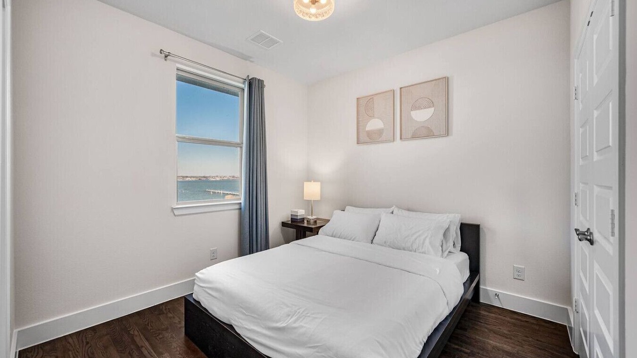 Photo of Bedroom in Rowlett