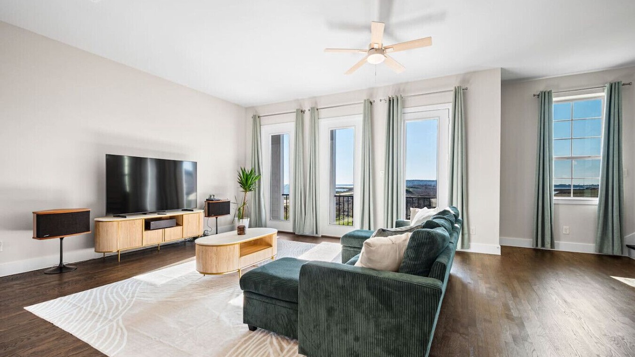 Photo of Livingroom in Rowlett