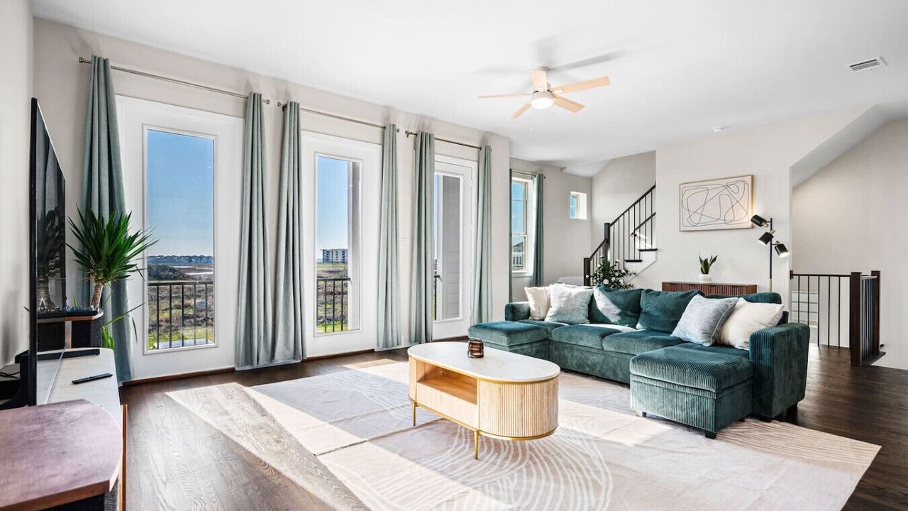 Photo of Livingroom in Rowlett