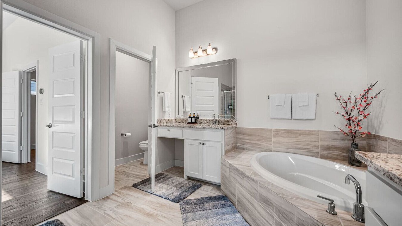 Photo of Bathroom in Rowlett