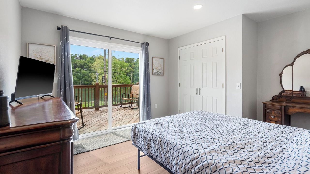 Photo of Bedroom in Rockaway Beach