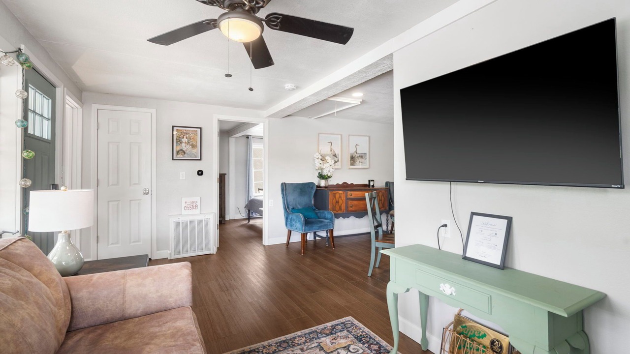 Photo of Livingroom in Rockaway Beach