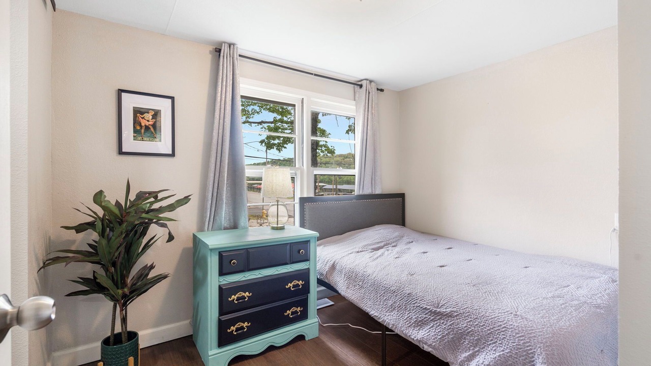 Photo of Bedroom in Rockaway Beach