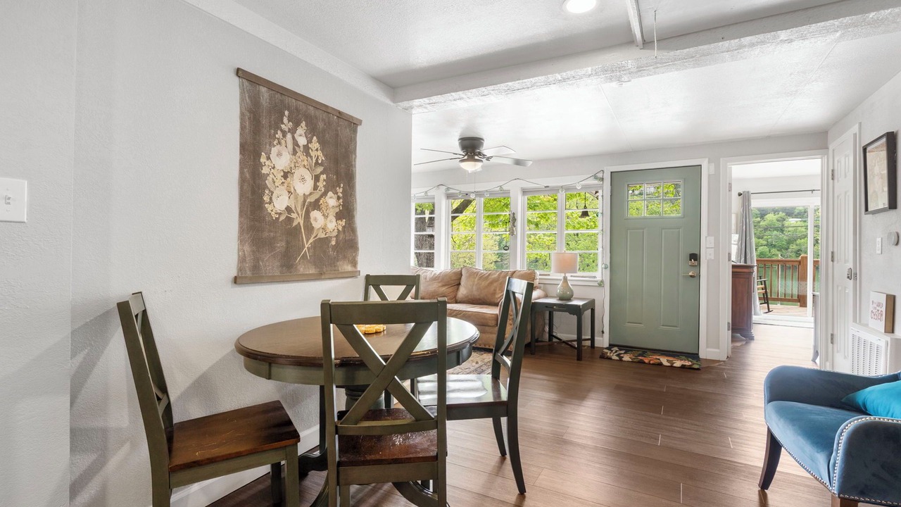 Photo of Livingroom in Rockaway Beach