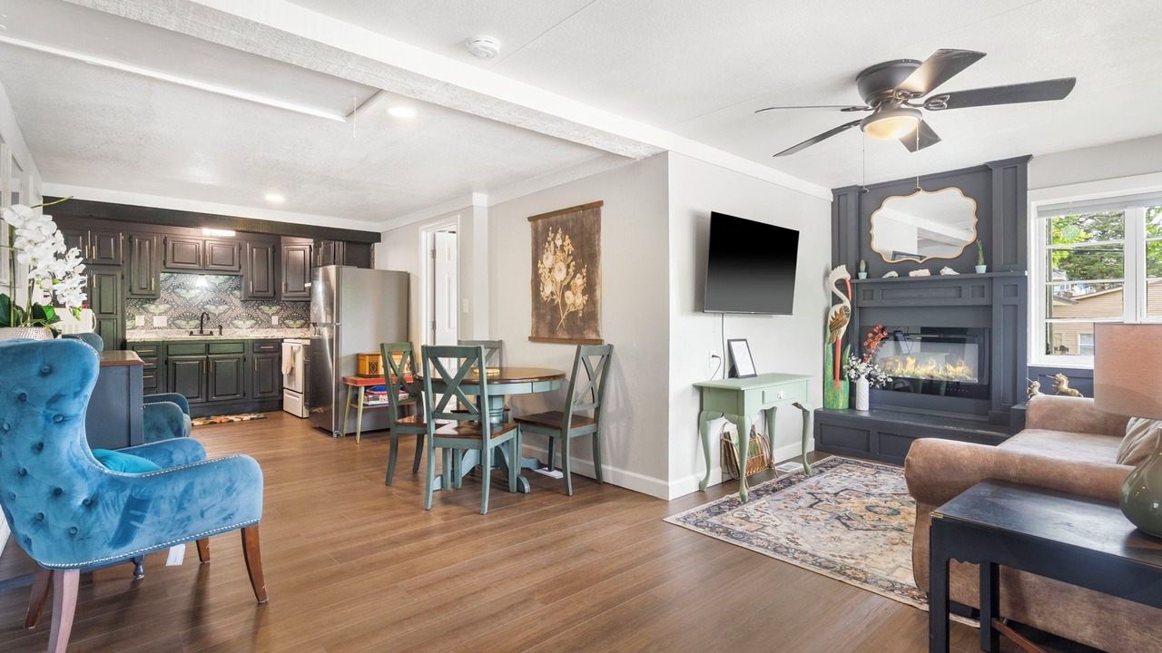 Photo of Livingroom in Rockaway Beach