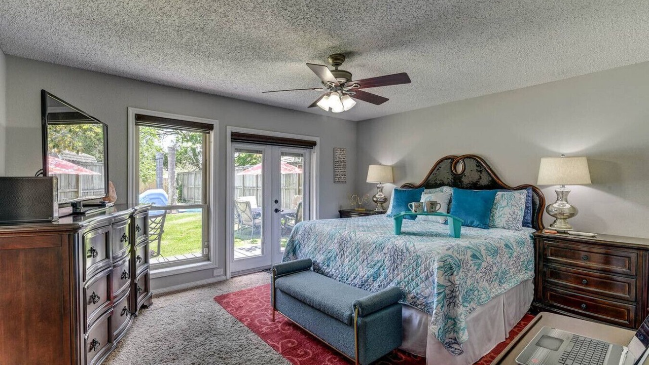 Photo of Bedroom in Friendswood